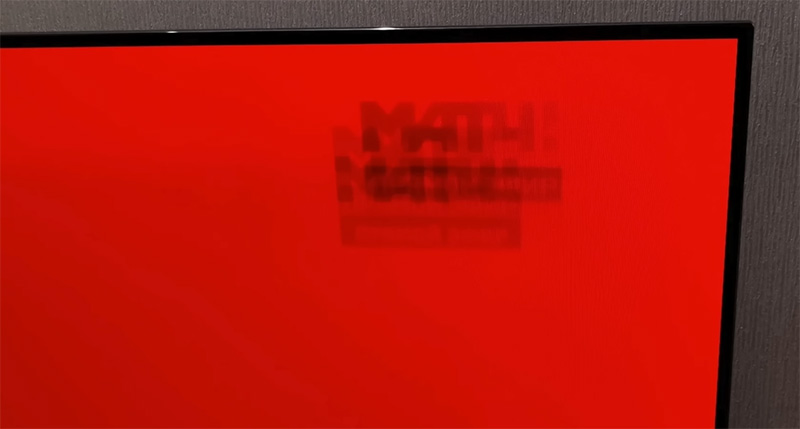 пример выгорания OLED матрицы в области логотипа канала